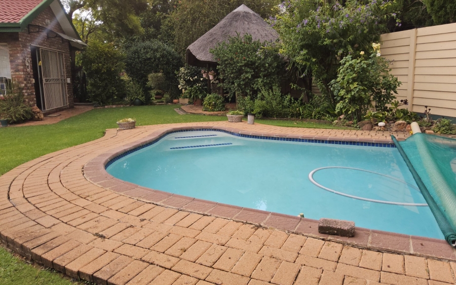 3 Bedroom Property for Sale in Kannoniers Park North West